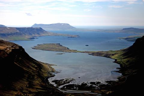 Innanverður Hvalfjörður, Þyrilsnes fyrir miðju